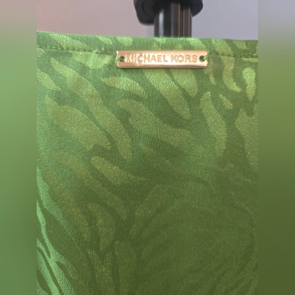 Michael Kors Green V-Neck Short Sleeve Blouse Size L NWT - Picture 4 of 7